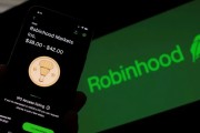 六爻简单“接盘侠”没了？标普500指数季调维持成分股不变，Robinhood、Applovin应声大跌