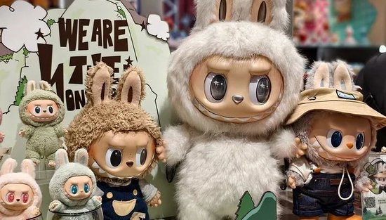 Labubu的(🤱)假货(🎿)产业链：秘密全球发货，工厂谁也不能来看