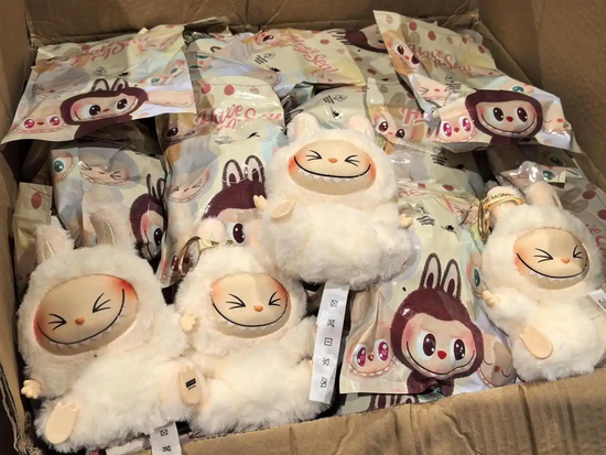 Labubu的假货产业链：秘密全(🆙)球发(🐄)货，工厂谁也不能来看
